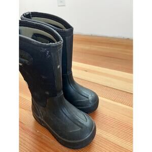 Kids Insulated Black bogs size 10 rain, birds, winter boots, mud boots